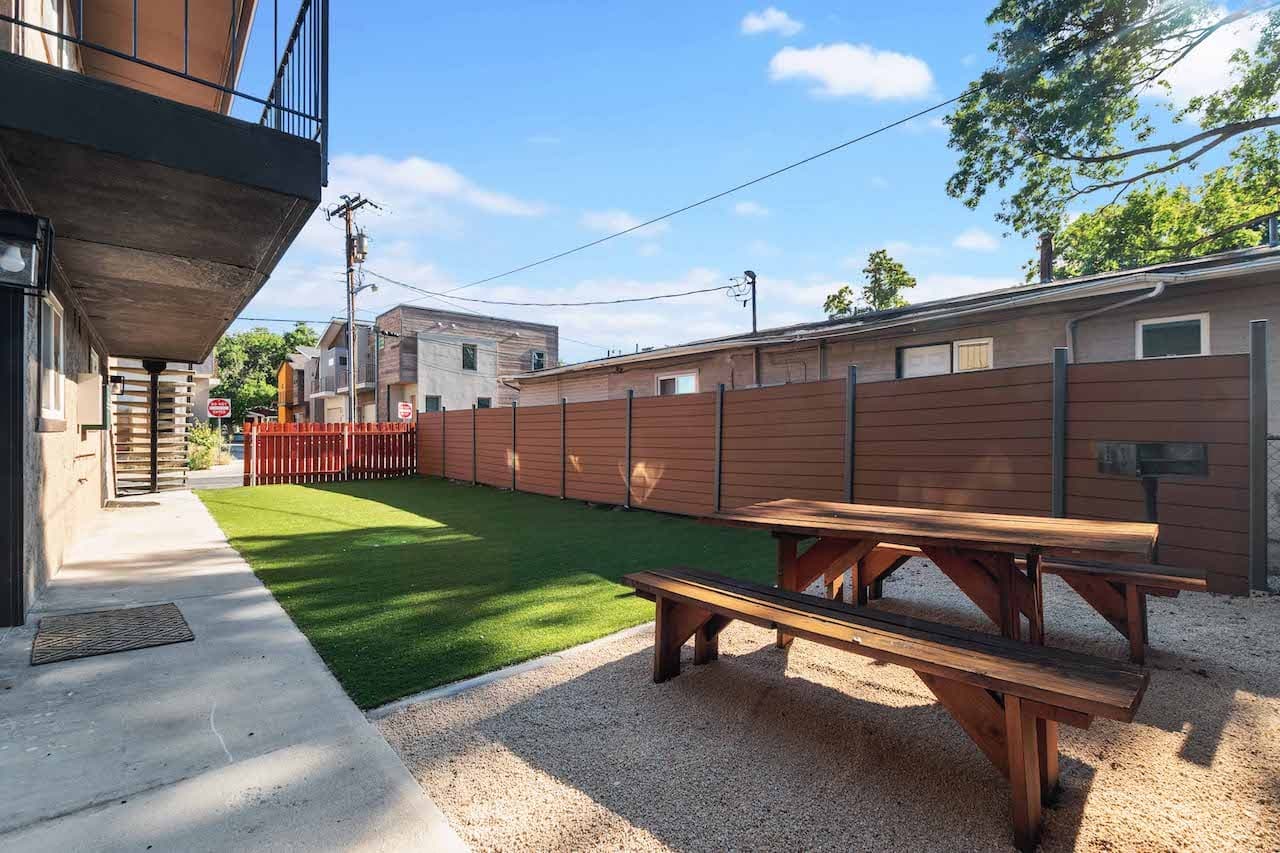 128 La Rue Avenue — photo 4