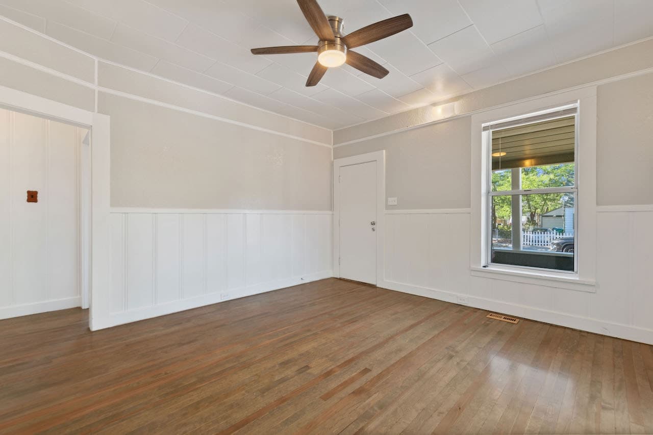 128 La Rue Avenue — photo 9