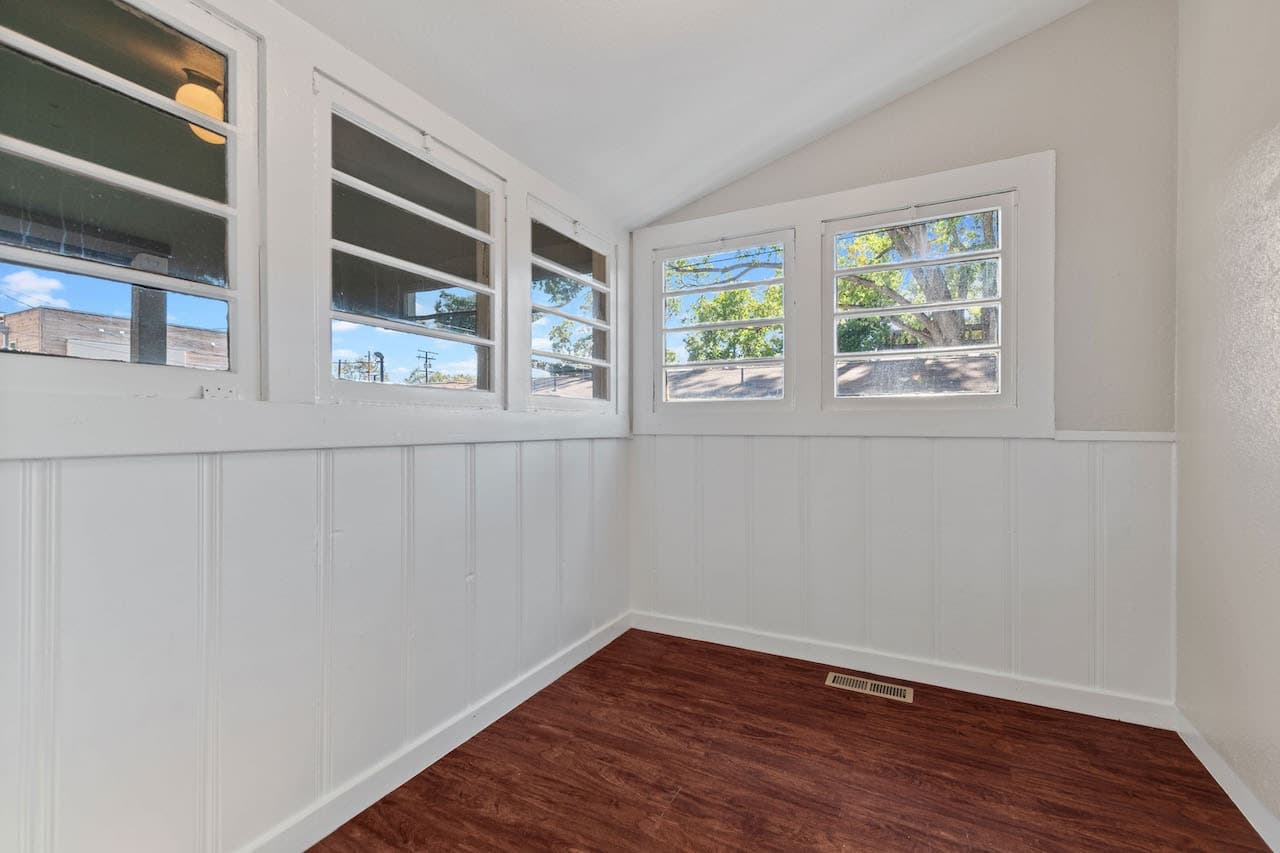 128 La Rue Avenue — photo 16