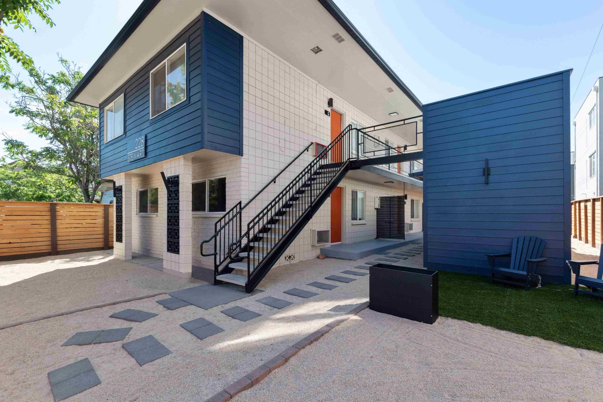 228 Stewart Street — photo 2