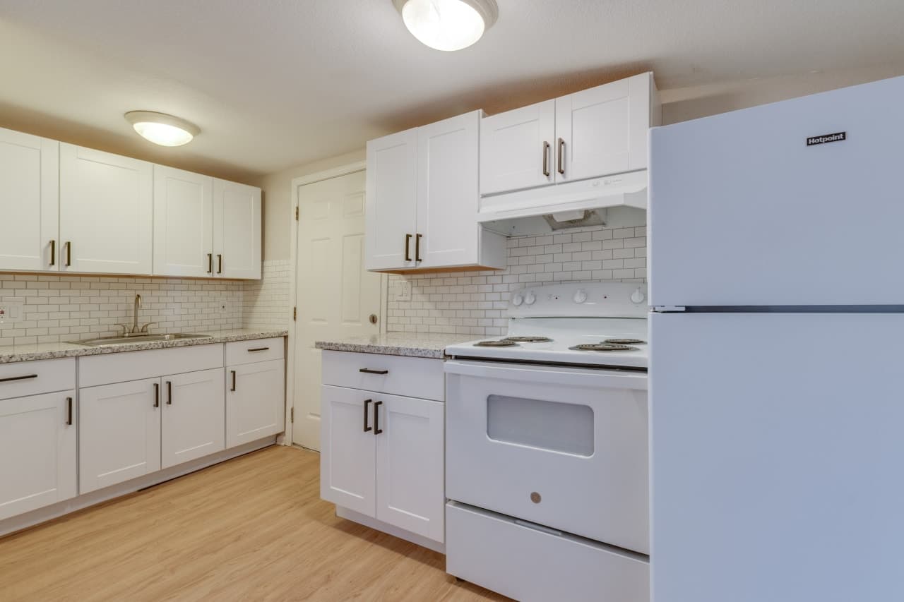 420-422 Claremont Street — photo 2