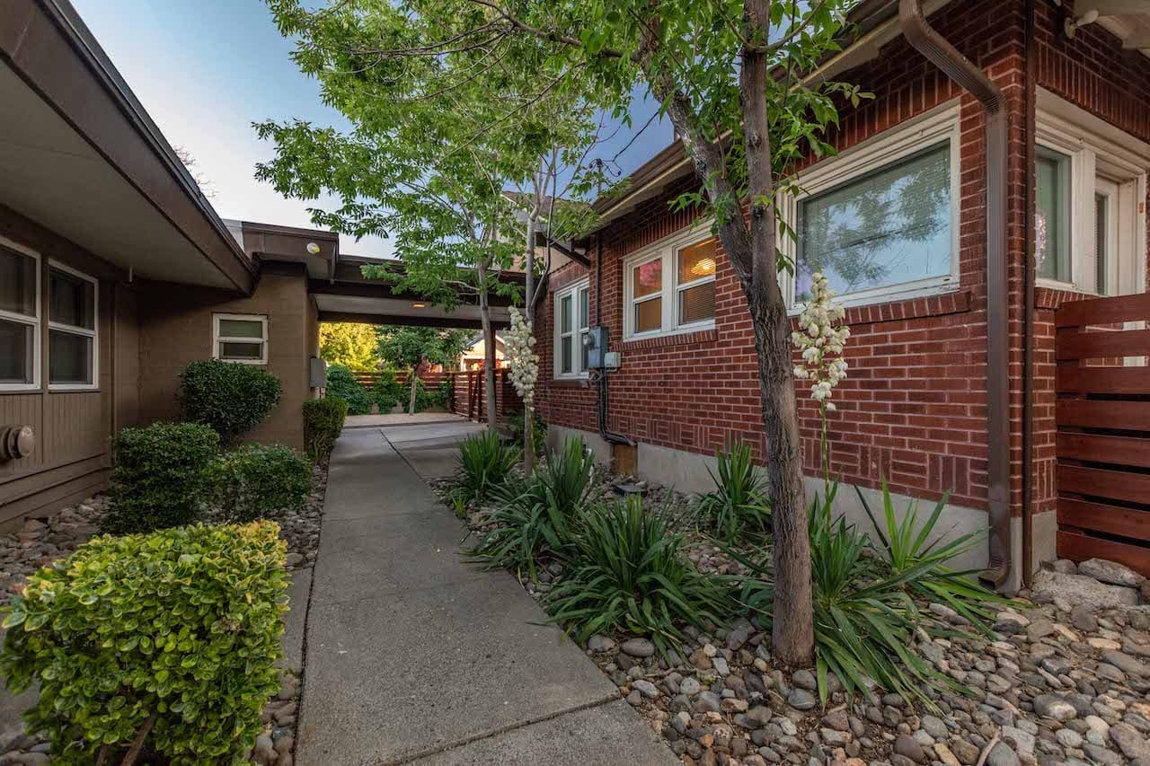 Caliente Crossing — photo 4